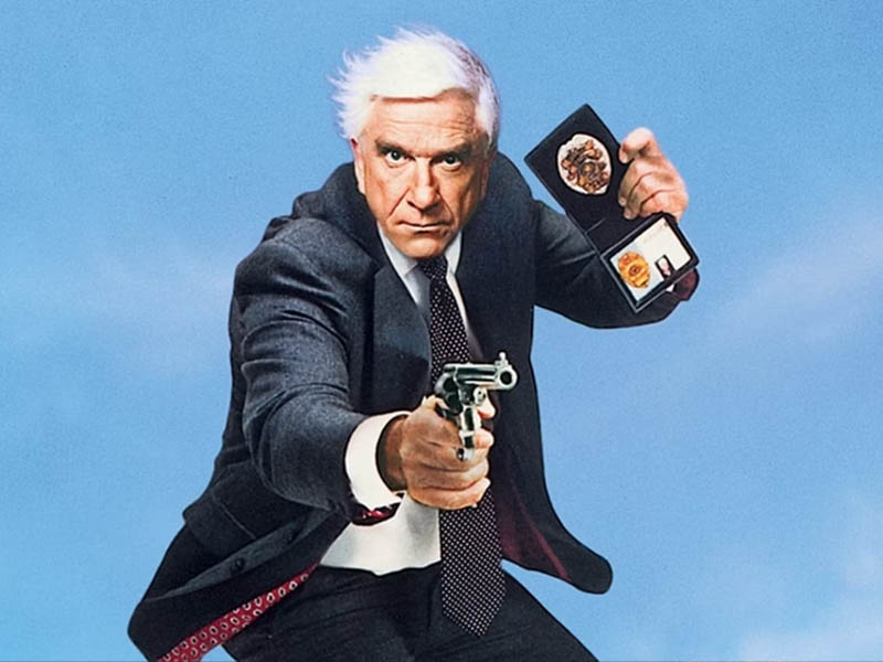 Frank Drebin đến giờ vẫn là tượng đài hài kịch Frank Drebin đến giờ vẫn là tượng đài hài kịch